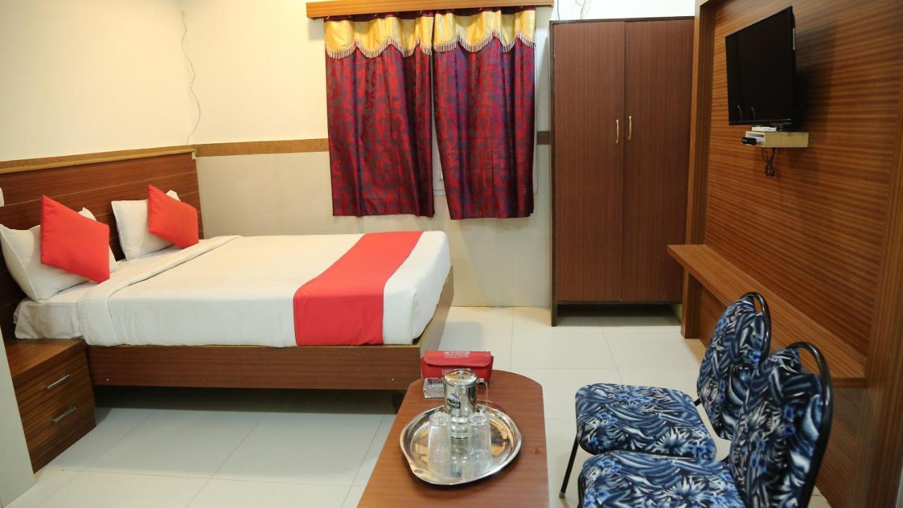 Hotel Kumaran Millenium Residency Vellore Esterno foto