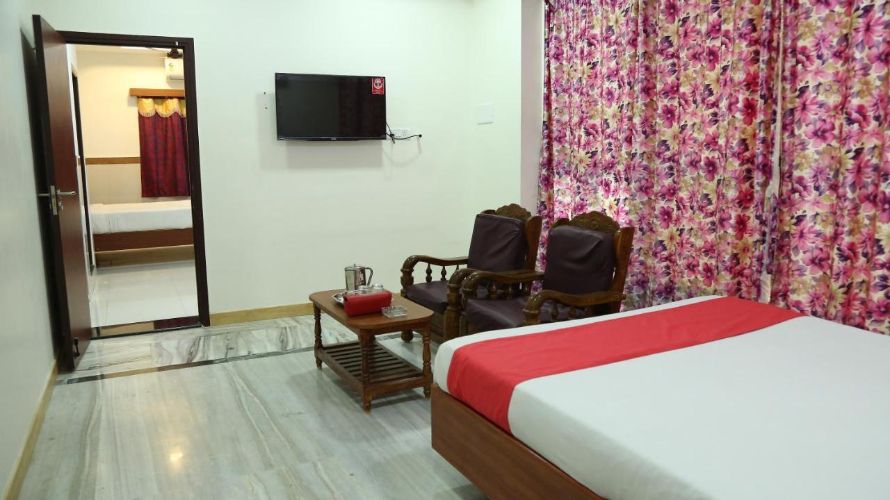 Hotel Kumaran Millenium Residency Vellore Esterno foto