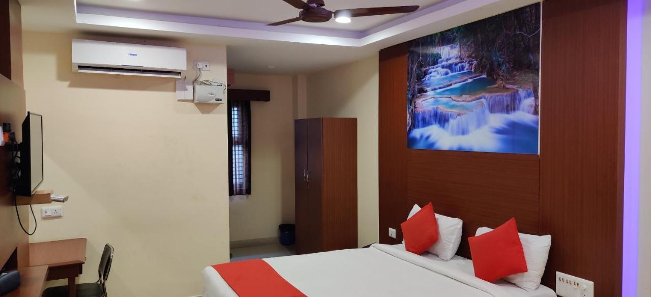 Hotel Kumaran Millenium Residency Vellore Esterno foto