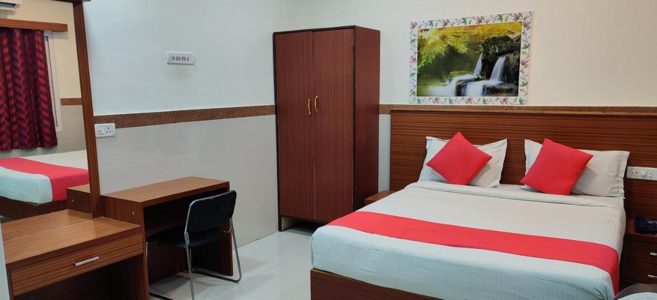 Hotel Kumaran Millenium Residency Vellore Esterno foto