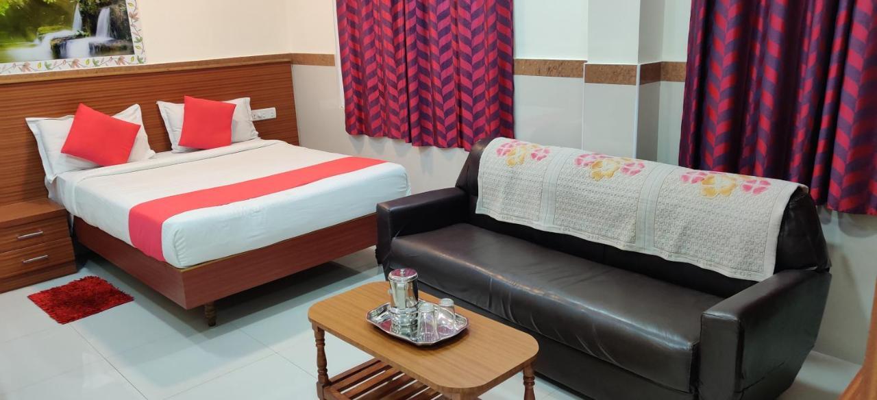 Hotel Kumaran Millenium Residency Vellore Esterno foto